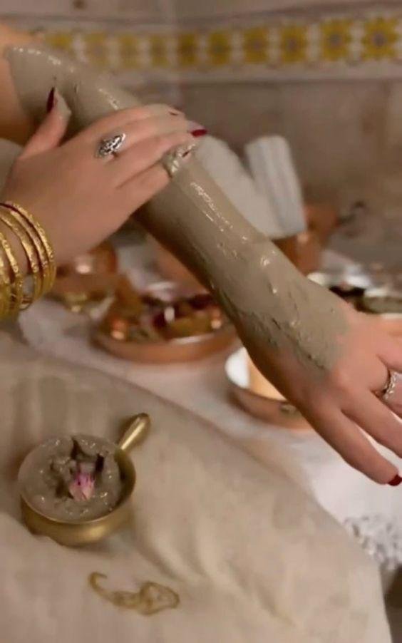 حمام مغربي فاخر بتبريمة Luxury Moroccan Hammam with Scrub